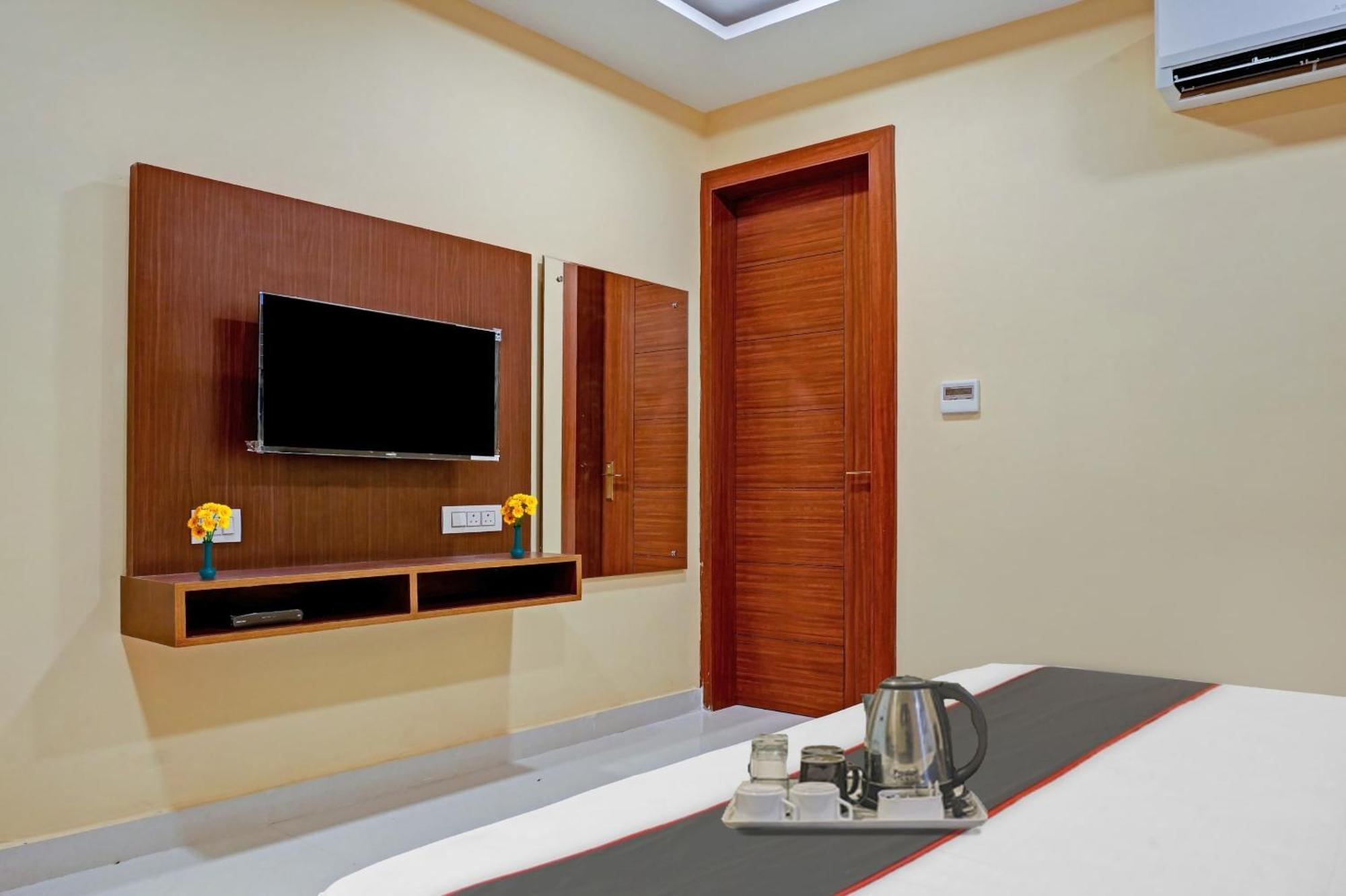 Hotel O Blue Diamond Prayagraj Extérieur photo