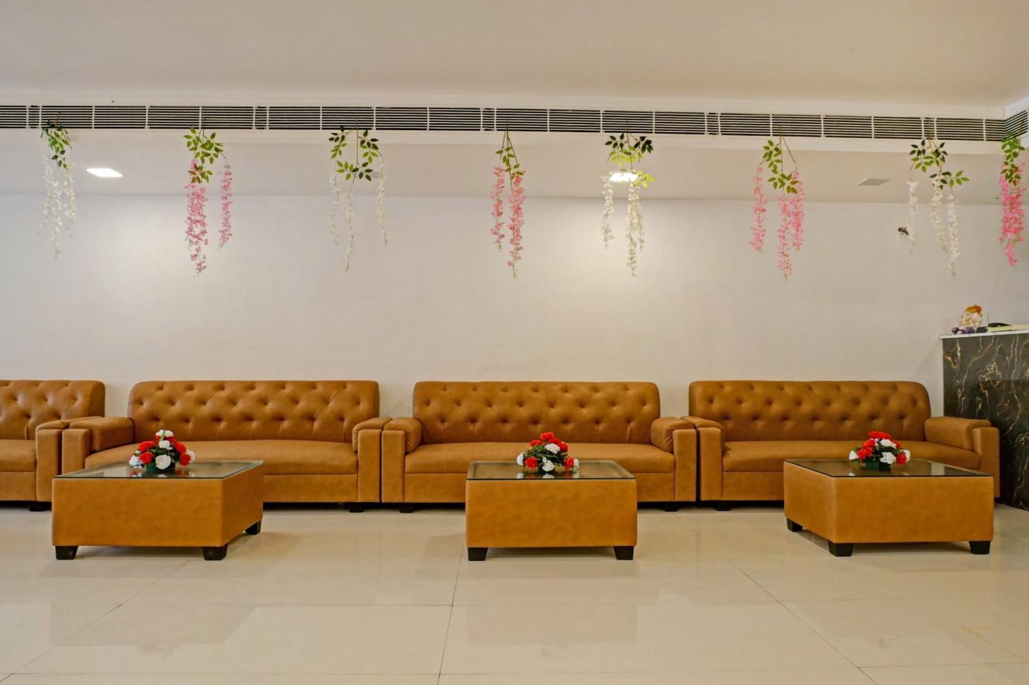 Hotel O Blue Diamond Prayagraj Extérieur photo