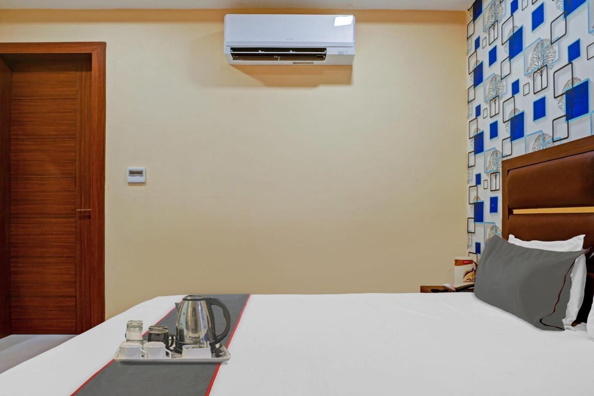 Hotel O Blue Diamond Prayagraj Extérieur photo